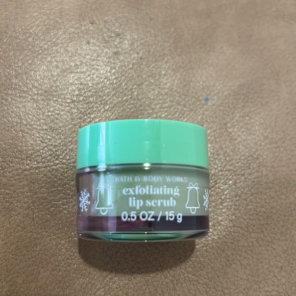 Brand new lip scrub - Picture 2 of 4